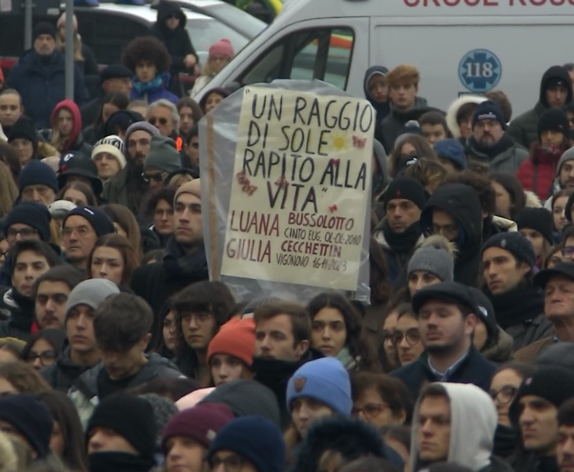 Giulia Cecchettin, l'estremo saluto a Santa Giustina / ARTICOLI IN