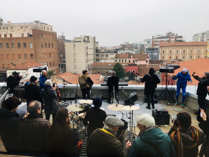 Beatles sul tetto del museo M9 a Mestre