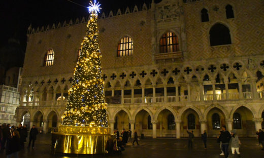 Natale a Venezia. Si accendono le luci sulle città