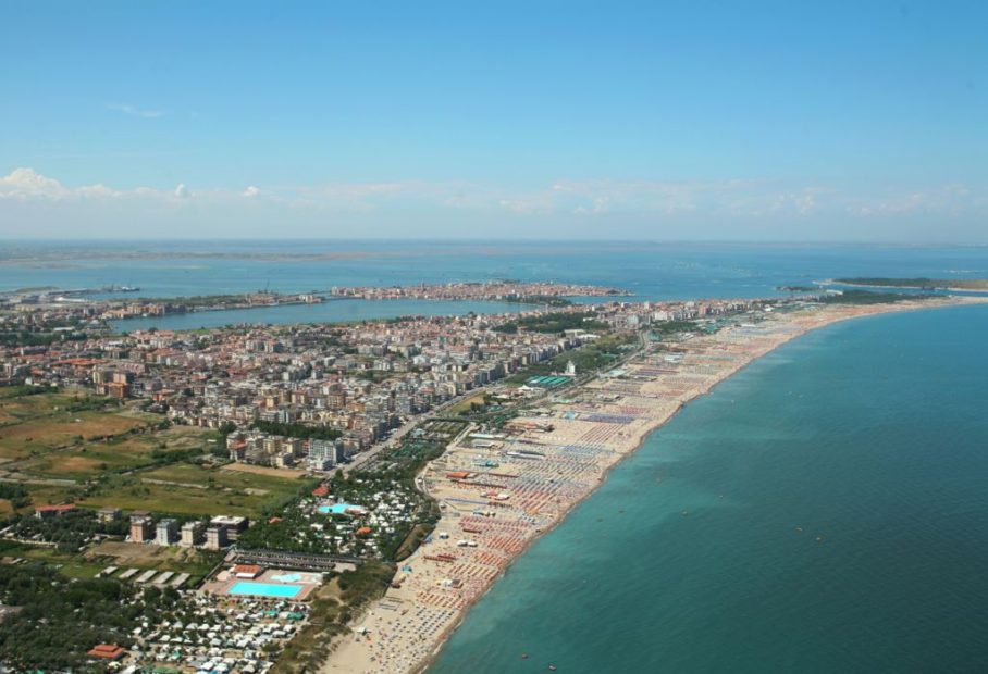 Spiagge. Anche Sottomarina apre la stagione, boom di prenotazioni