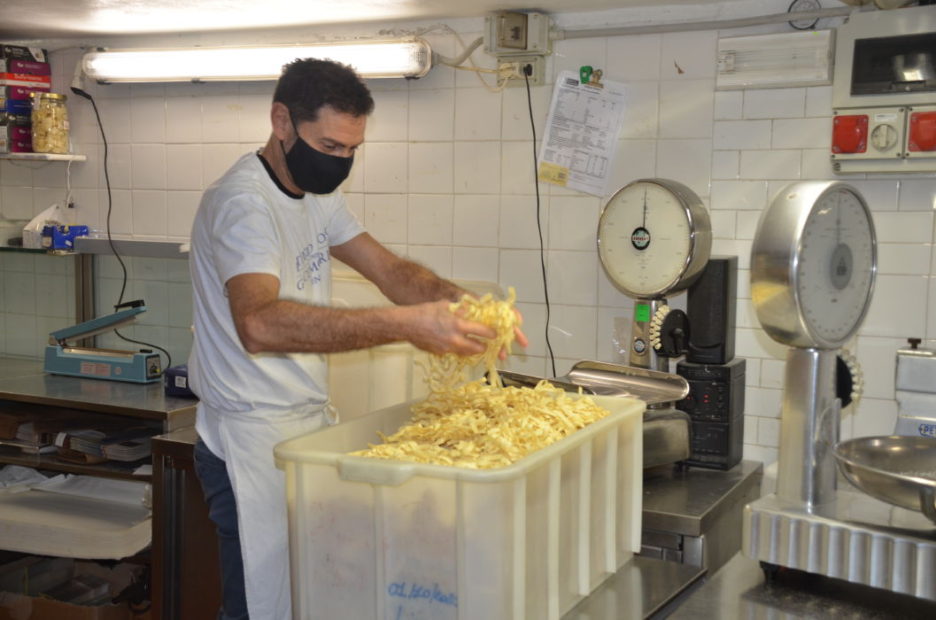 Bepi all'opera in laboratorio