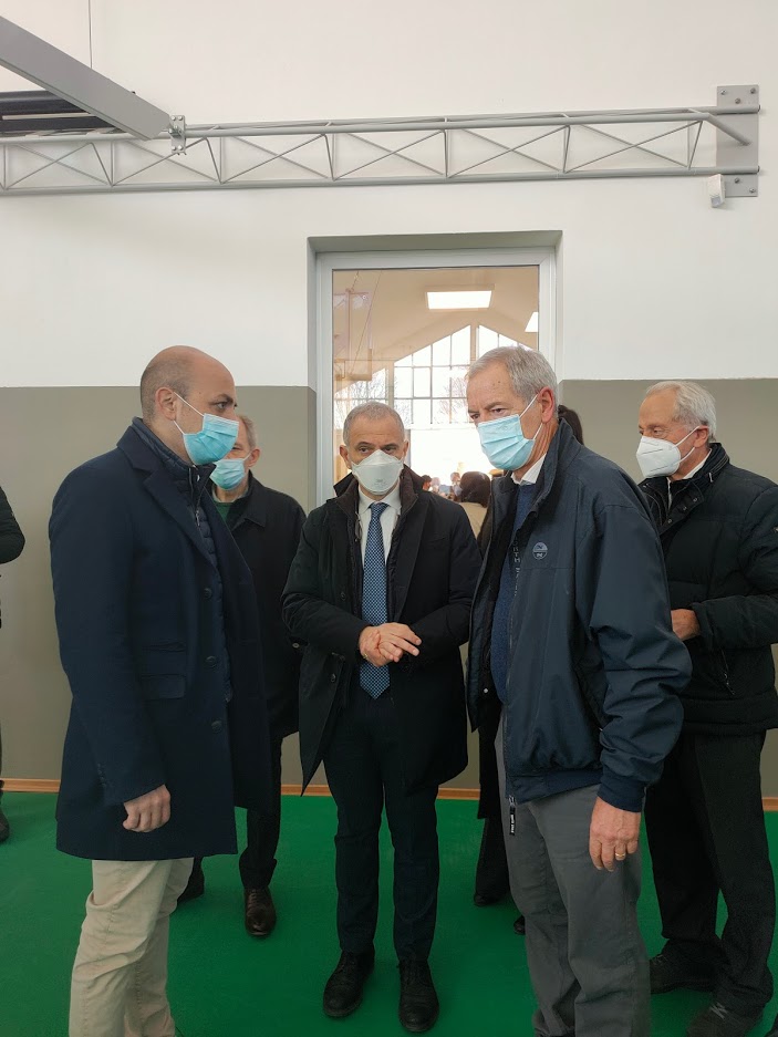 Da dx: Guido Bertolaso, Salvatore Gioia e il sindaco di Codogno Francesco Passerini