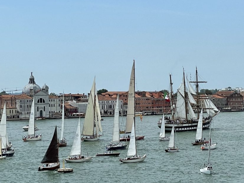 Venezia:  lo spettacolo delle vele in laguna