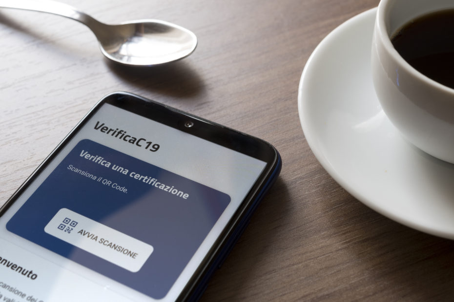 Verifica C19: come funziona l'app. Tutti i colori del pass