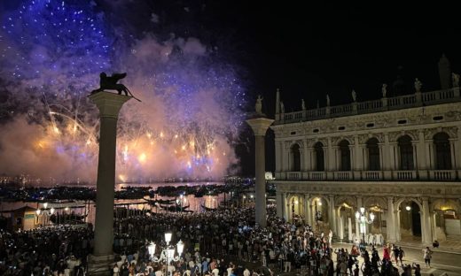 Redentore 2023: i fuochi in bacino San Marco incantano oltre 100 mila persone