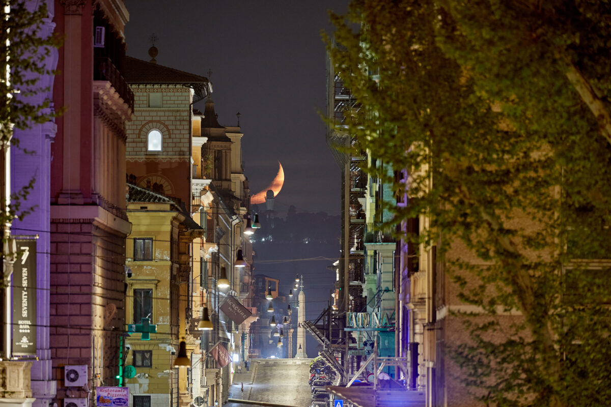 “Sistine-henge”: spettacolari tramonti lunari a Roma. Sull’asse delle basiliche