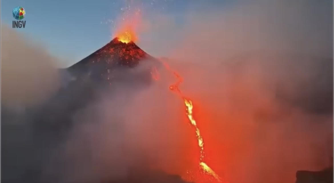 L’Etna si trasforma. E diventa più alto