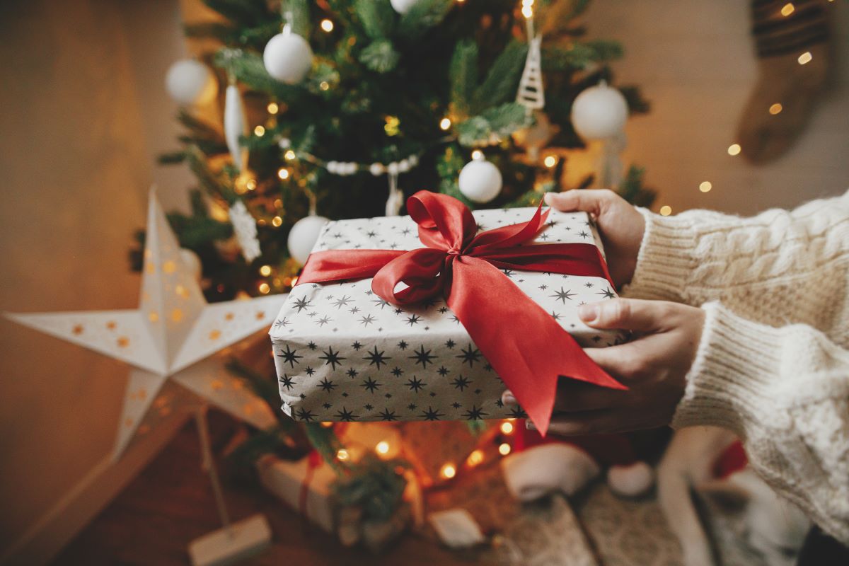 Natale più povero: sotto l'albero ecco la seconda mano