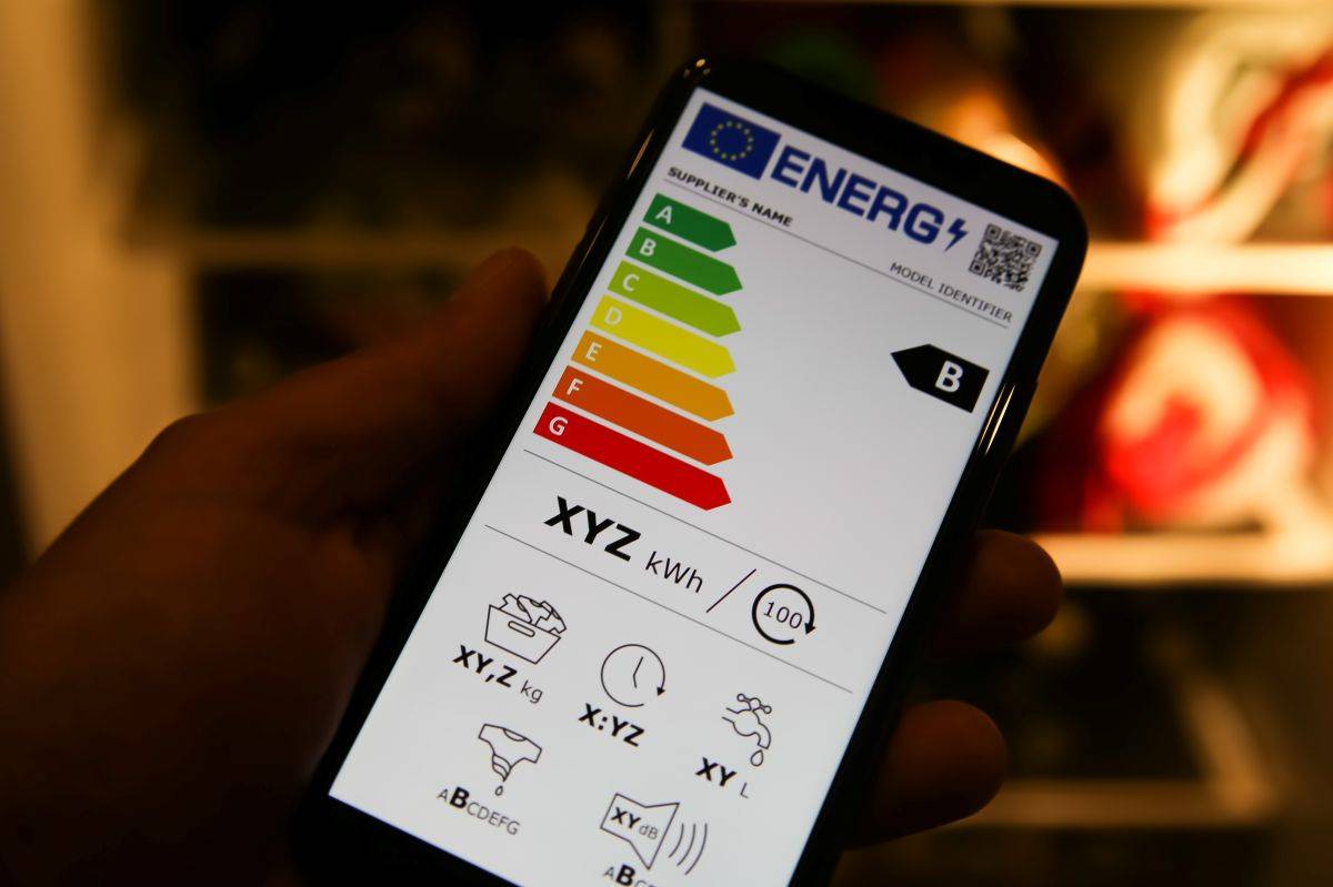 Novità per smartphone e tablet: arriva l’etichetta energetica